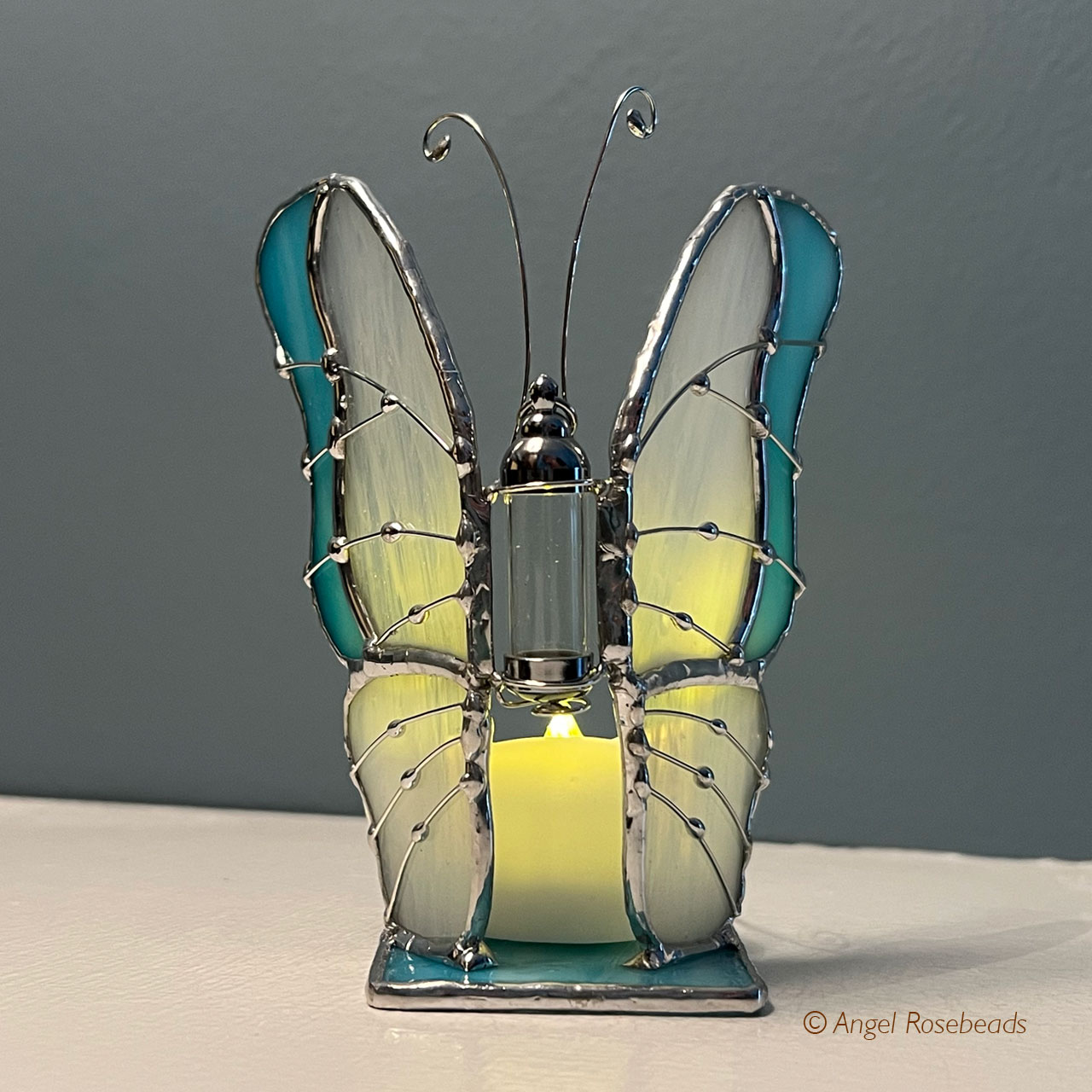 Butterfly - White/light blue